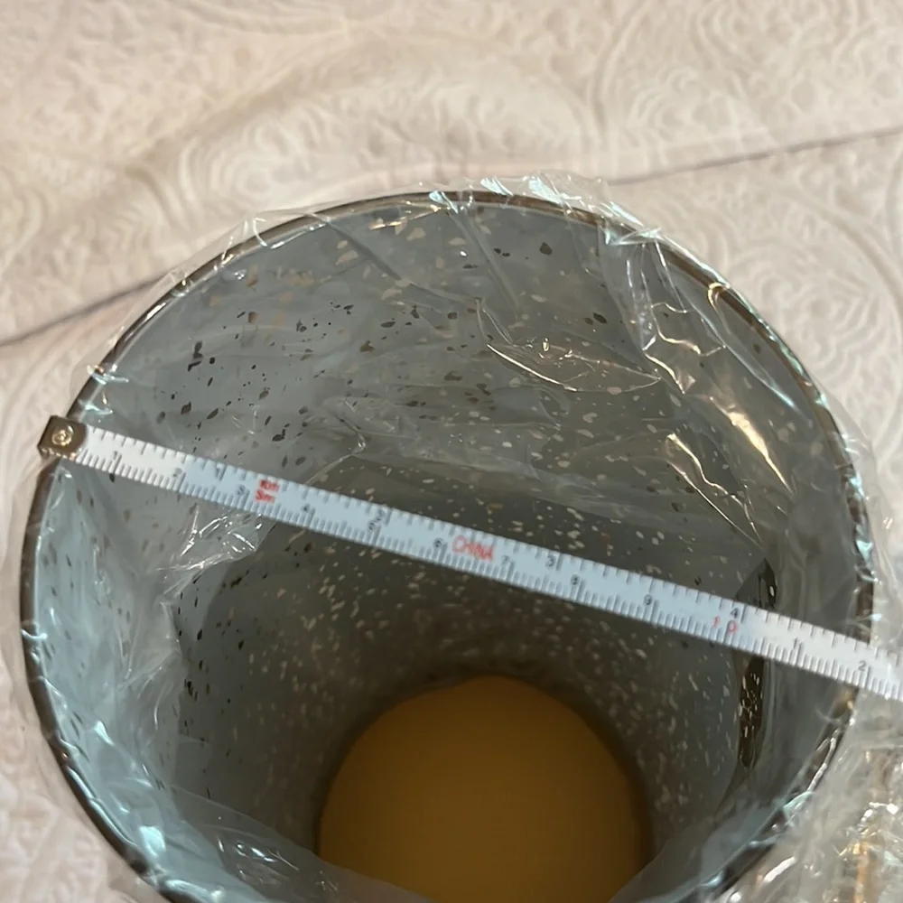 Silver and‎ gold hurricane with battery opened lights, new